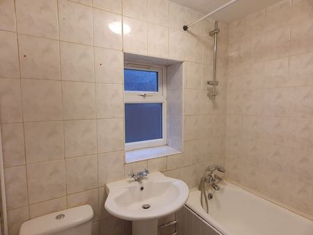 High Street, Atherstone - Photo 5