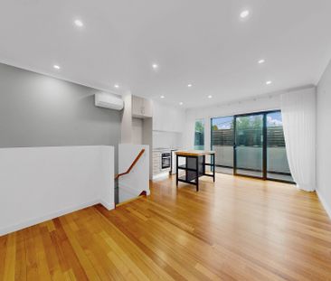 Stunning Two Bedroom Townhouse - Photo 1