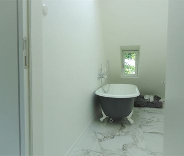 Großzügige 2-Raum Whg. mit Dachterrasse, EBK, 2 Bäder, Fubo-Heizung... - Photo 2