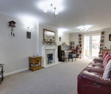 4 bedroom detached house to rent - Photo 2