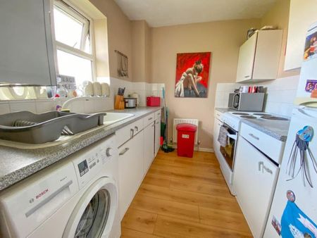 2 bedroom flat to rent - Photo 5