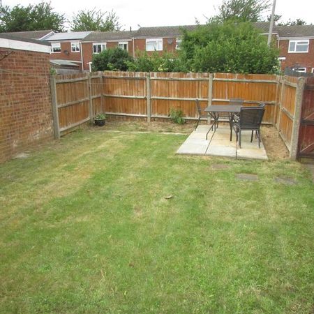 1 bedroom in a house share to rent - Photo 4