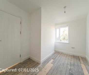 45, Burlington Avenue - Photo 4