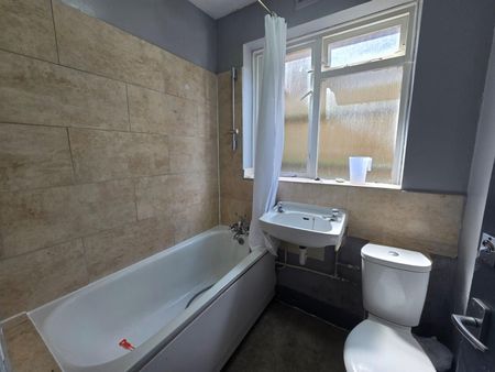 Piedmont Road, Plumstead SE18, London - Photo 4