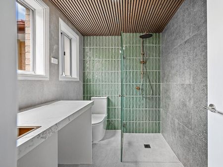 Charming Three Bedroom Family Home - Photo 2