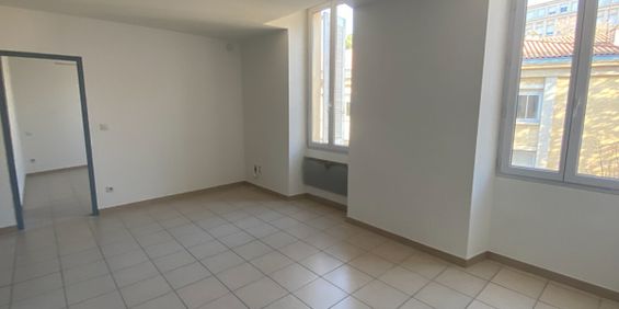 Appartement T2 de 42.12 m² - proche place Morgan - Salon de Pce - Photo 3