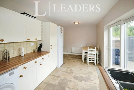 1 bedroom semi-detached house to rent - Photo 5