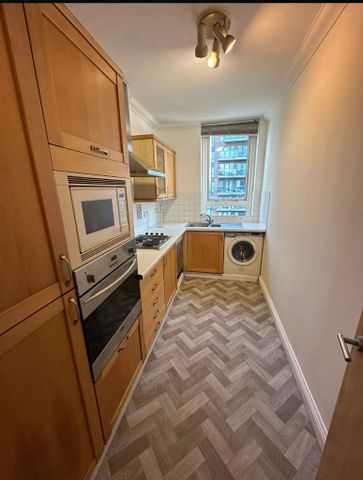 4 bedroom flat share to rent - Photo 4