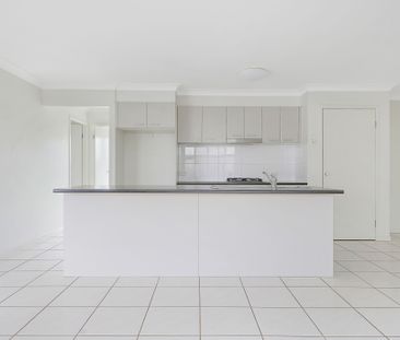 Fantastic low maintenance home! - Photo 4