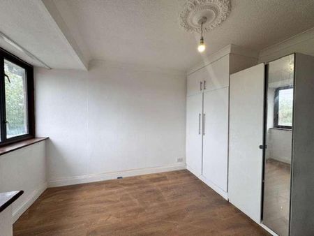 Oval Road North, Dagenham, RM10 - Photo 4