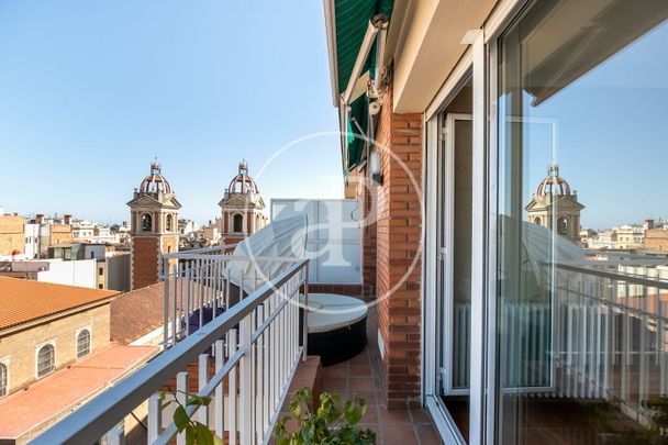 Duplex penthouse for rent on Urgell Street (Eixample Esquerra) - Photo 1