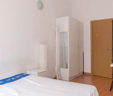 Cozy room for rent in 4-bedroom apartment in Centro - Foto 6