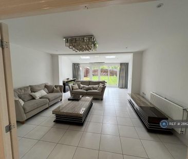 4 bedroom semi-detached house to rent - Photo 1