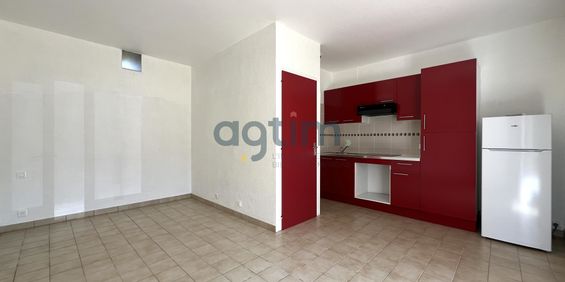 Location Appartement 1 pièce 24m² LA ROCHE SUR YON 85000 - Photo 3