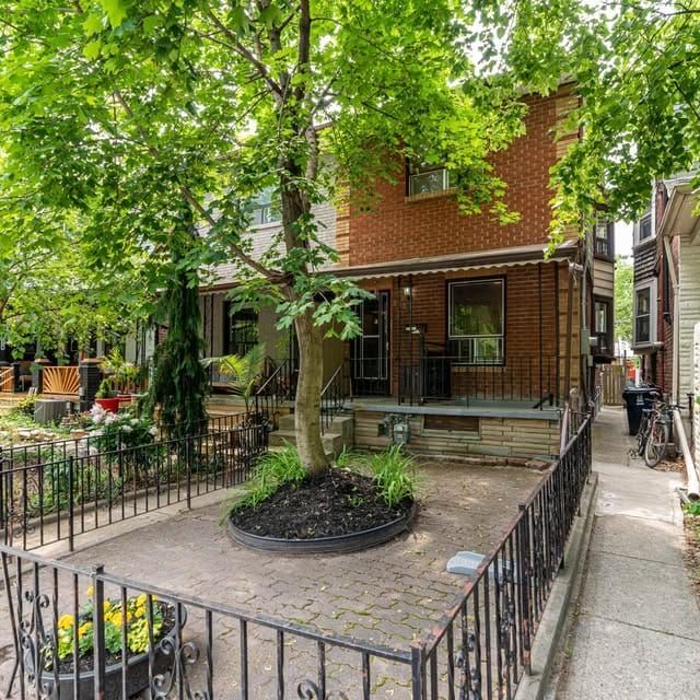 For Lease - 858 Manning Avenue Unit# BSMT, Toronto, Ontario - Photo 1