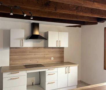 Location maison 4 pièces - 95m² à Bourg (33710) - Photo 4