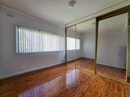 In the Heart of Town - Photo 3