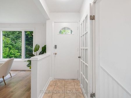 For Lease - 95 Murray Drive, Aurora, Ontario - Photo 3