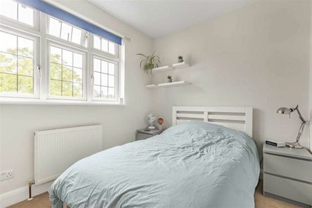 Elmfield Avenue, Middlesex, TW11 - Photo 4