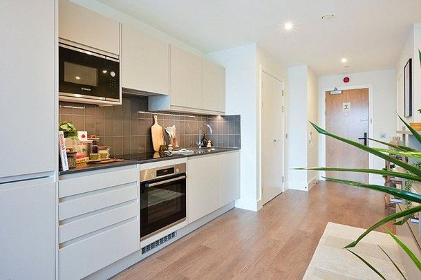 Studio to rent - Photo 1