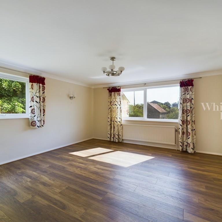 4 bedroom detached house to rent - Photo 1