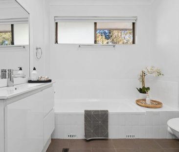 Charming 2-Bedroom Townhouse in prime Marsfield location! - Photo 6