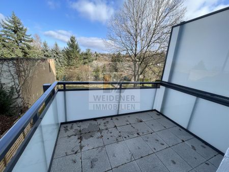 Erstbezug nach Sanierung! 4-Raum-Maisonettewohnung mit Balkon und Terrasse ins Grüne! - Photo 4