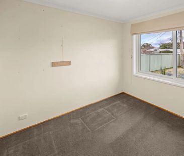 Spacious & Energy-Efficient Family Home in Prime Kaleen Location - Photo 4