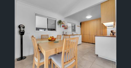 Modern Living With Stylish Extras in a Peaceful Thornlands Pocket - Photo 3