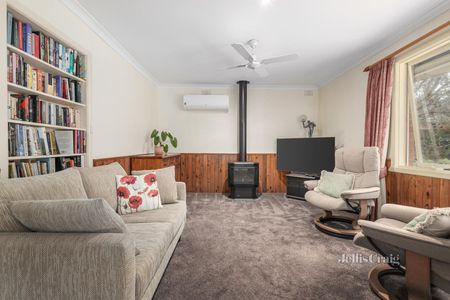 39 Folkestone Road, Glen Waverley - Photo 2