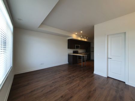 For Lease - 3078 Sixth Line Unit# 325, Oakville, Ontario - Photo 2