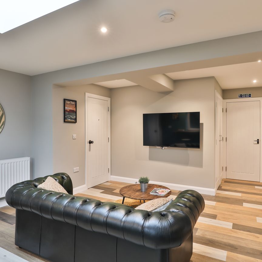 Join the Home of Living Well Room 1 - Photo 1