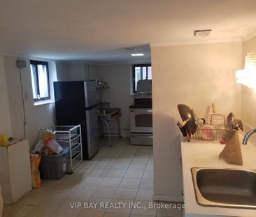 For Lease - 52 Athabaska Avenue, Toronto, Ontario - Photo 1