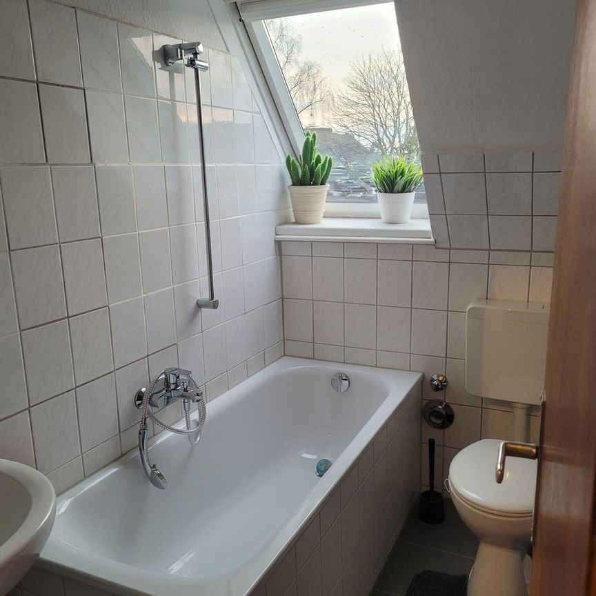 Kleine gemütliche Dachgeschosswohnung zu vermieten - Photo 1
