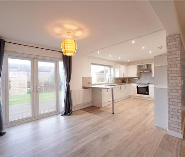 3 bedroom end of terrace house to rent - Photo 5