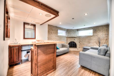 2461 Rue Bourdages, Longueuil (Le Vieux-Longueuil), J4M1P1 - Photo 3