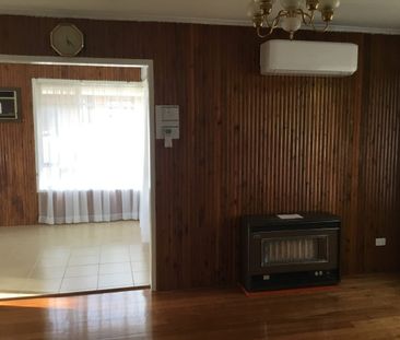 Family Home in Excellent Location! - Photo 5