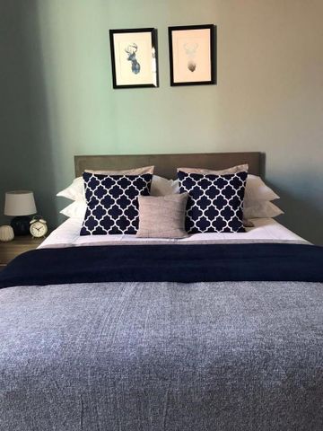 1 bedroom in a flat share to rent - Photo 4