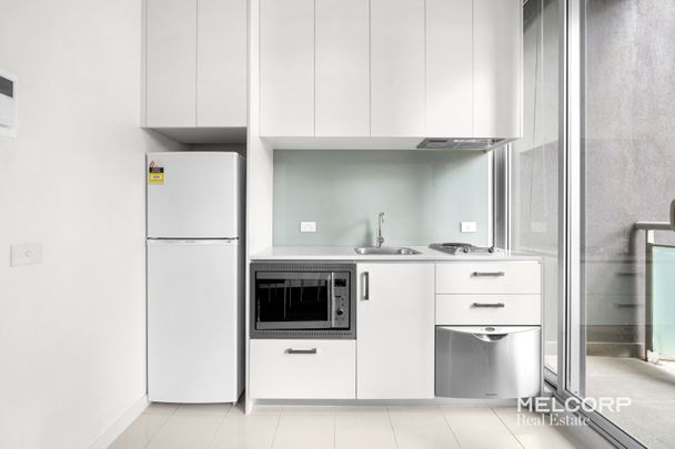 MOVE IN WITH EASE - FURNISHED - Photo 1