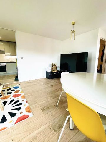 Burford wharf Apartment E15 - Photo 3