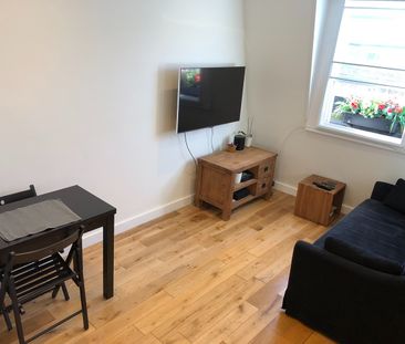 2 Bed Flat, Gloucester Terrace, W2 - Photo 2