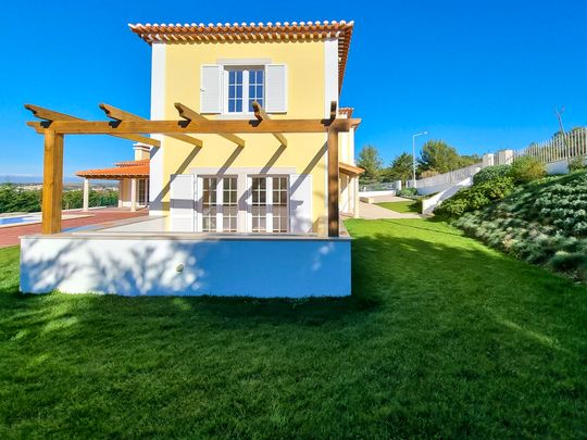 Beautiful 4 bedroom villa in the heart of the historic centre of Sintra - Photo 1