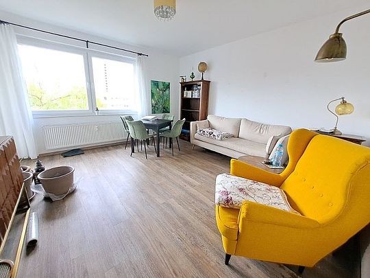 Modernisierte 3-Zimmer-Wohnung in Bremerhaven mit Balkon! - Foto 1