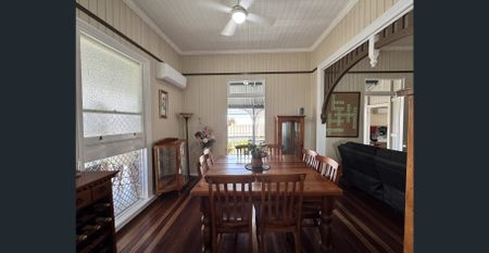 Spacious Family Home! - Photo 5