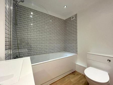2 bedroom flat to rent - Photo 3