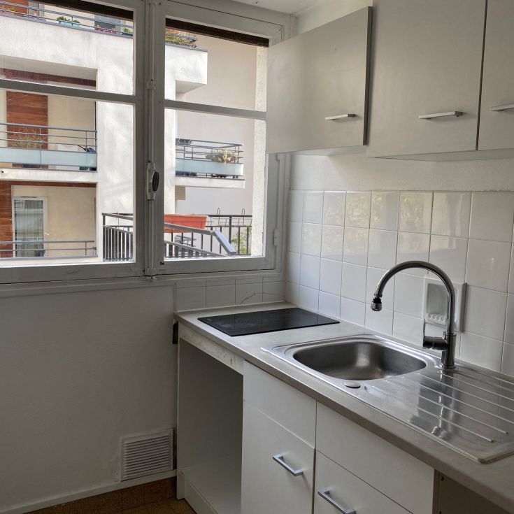 LOCATION - FONTENAY SOUS BOIS - APPARTEMENT 2 PIECES AVEC TERRASSE ET BALCON - Photo 1