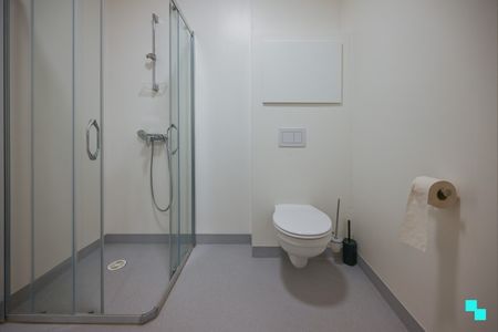 Studentenkamer met eigen badkamer en terras, centrum Kortrijk - Photo 2