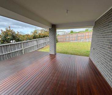 Modern Home located in Huntingdale Park Estate - Photo 1