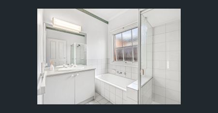 Low maintenance in Highton - Photo 5