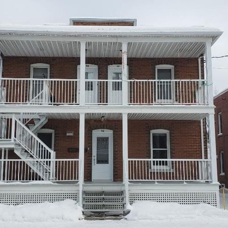 4 1/2 2 ième étage, balcon, non-fumeur pas animaux - Photo 3